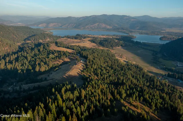 $1,750,000 | 26706 South Willow Creek Road, Medimont, ID 83842