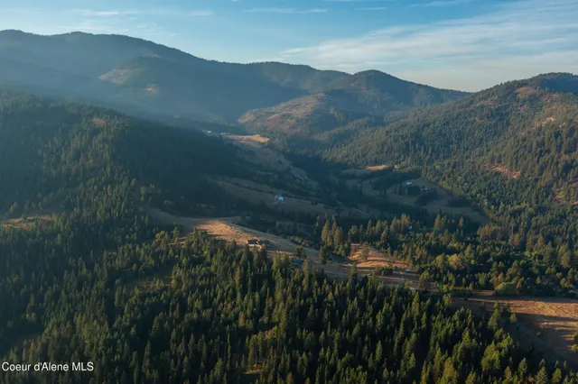 $1,750,000 | 26706 South Willow Creek Road, Medimont, ID 83842