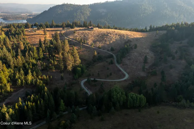 $1,750,000 | 26706 South Willow Creek Road, Medimont, ID 83842