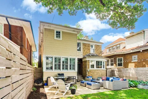 $819,000 | 1228 Linden Avenue, Oak Park, IL 60302