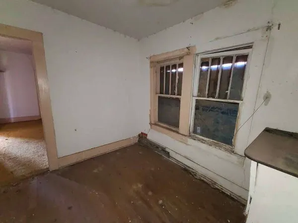 $13,299 | 309 East Wharton Avenue, Electra, TX 76360