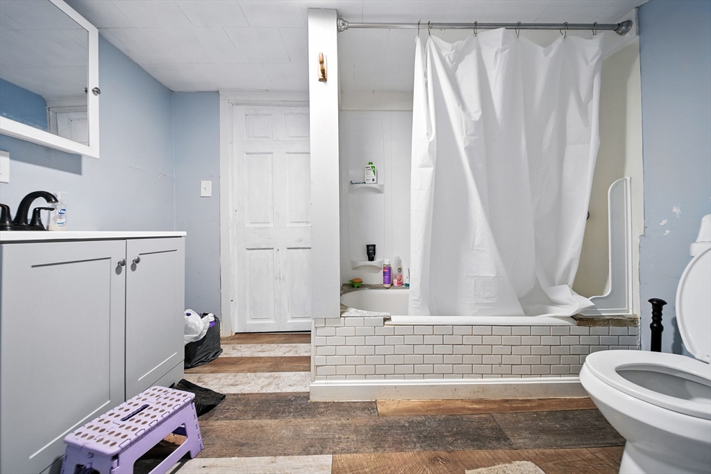 17 Granite Street Webster, MA 01570 - Photo 4 of 33 Gallery Image 4