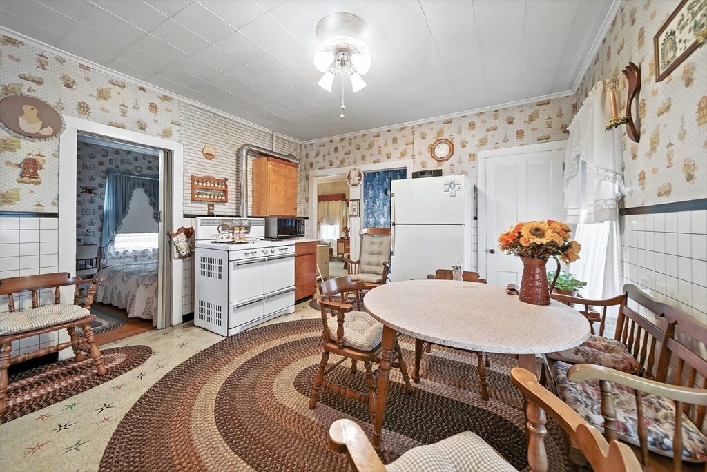 17 Granite Street Webster, MA 01570 - Photo 8 of 33 Gallery Image 8