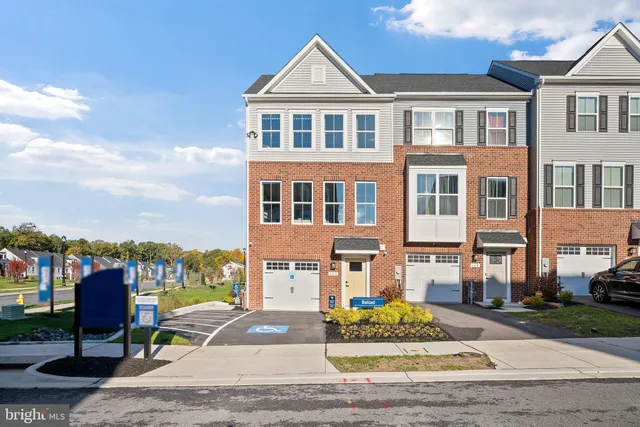 $3,325 | 171 Woodgate Circle, Pasadena, MD 21122
