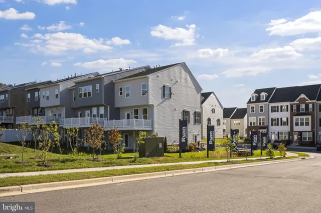 $3,325 | 171 Woodgate Circle, Pasadena, MD 21122