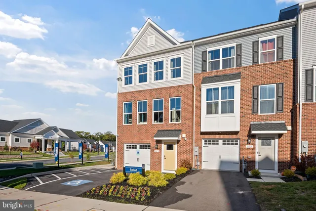 $3,325 | 171 Woodgate Circle, Pasadena, MD 21122
