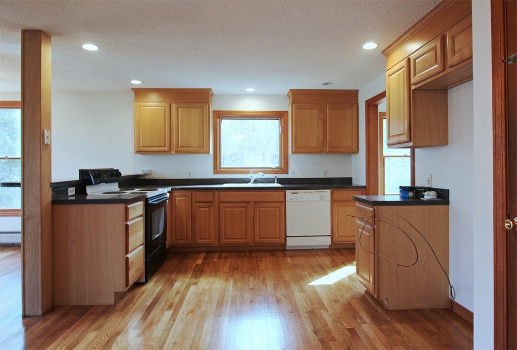 207 Chapin Road Hampden, MA 01036 - Photo 11 of 23