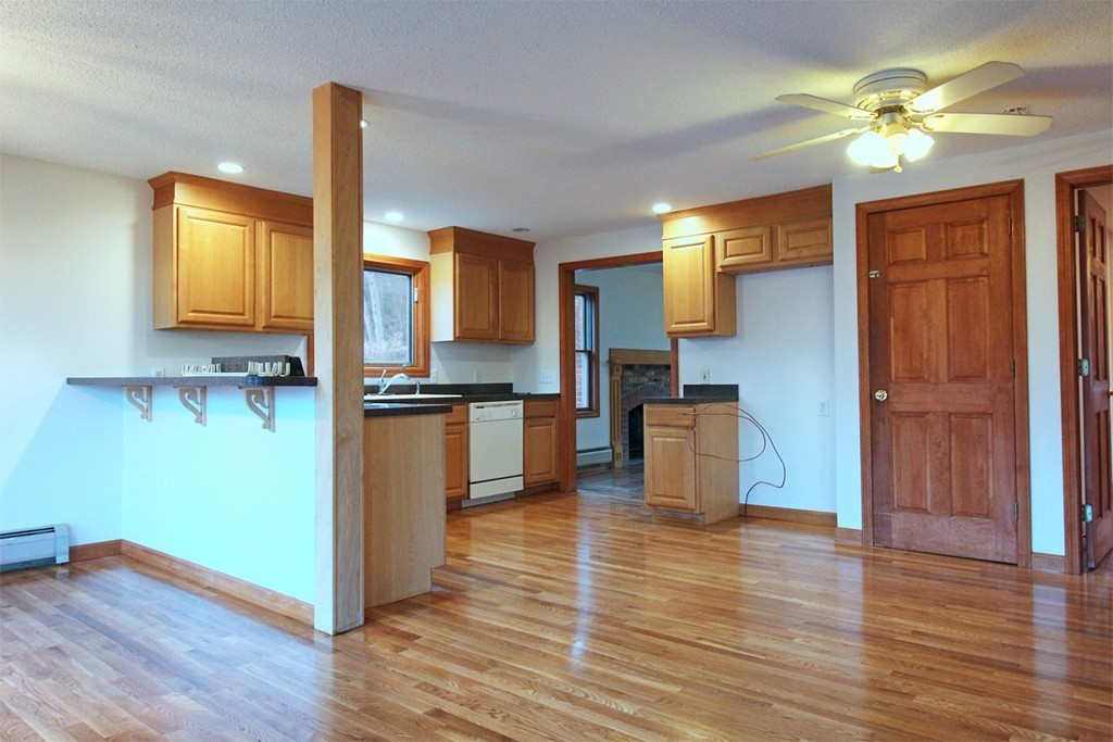 207 Chapin Road Hampden, MA 01036 - Photo 8 of 23
