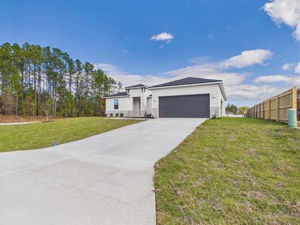 $2,200 | 8419 North Inca Way, Dunnellon, FL 34434