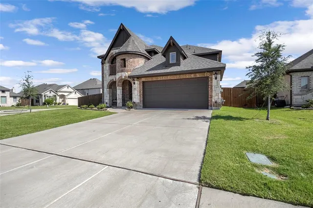 $548,000 | 303 Hidden Cove Drive, Ponder, TX 76259