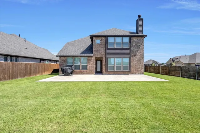 $548,000 | 303 Hidden Cove Drive, Ponder, TX 76259