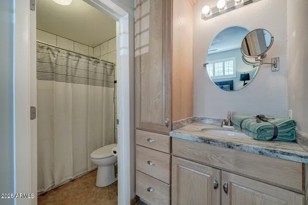 $2,400 | 5525 East Thomas Road, Unit H3, Phoenix, AZ 85018