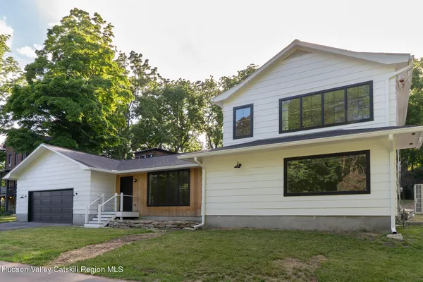 $750,000 | 25 River Street, Catskill, NY 12414