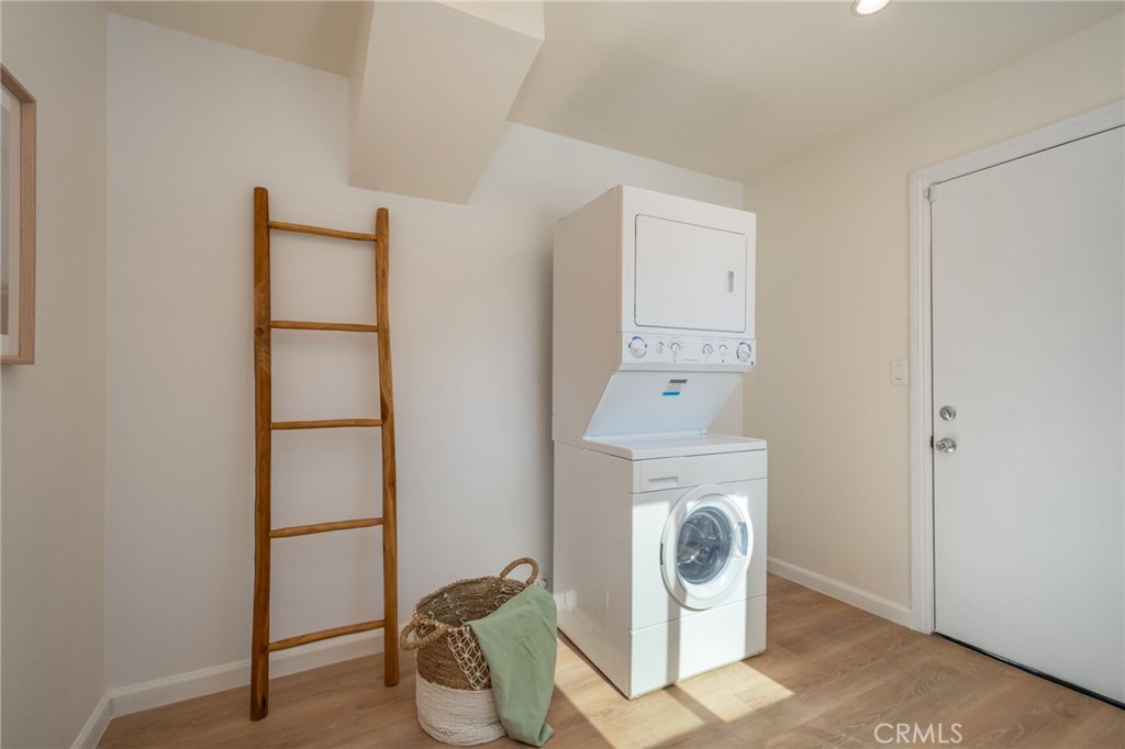 19828 Lull Street Winnetka, CA 91306 - Photo 14 of 32