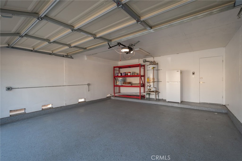 19828 Lull Street Winnetka, CA 91306 - Photo 16 of 32