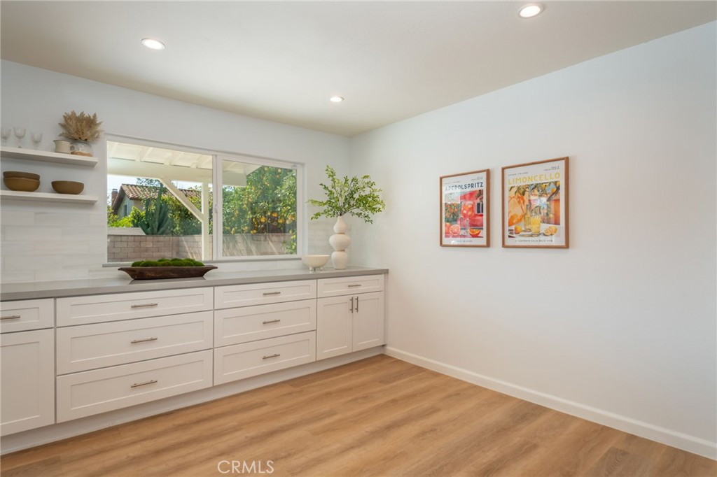 19828 Lull Street Winnetka, CA 91306 - Photo 6 of 32