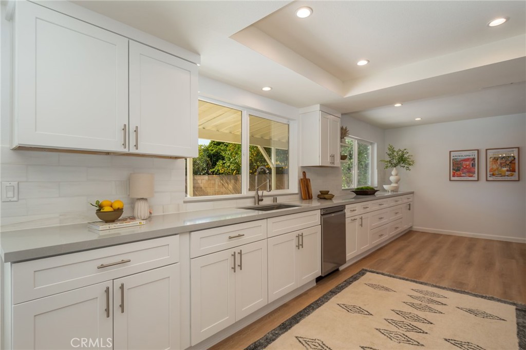 19828 Lull Street Winnetka, CA 91306 - Photo 9 of 32