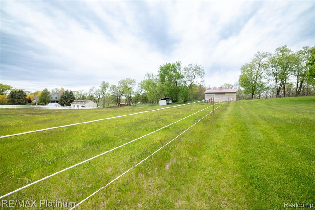 12987 Holtforth Road Fenton, MI 48430 - Photo 40 of 46