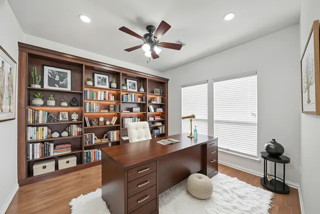 $350,000 | 6115 Windwater Pointe, Houston, TX 77036