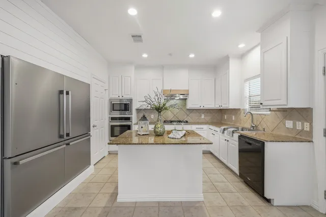 $350,000 | 6115 Windwater Pointe, Houston, TX 77036