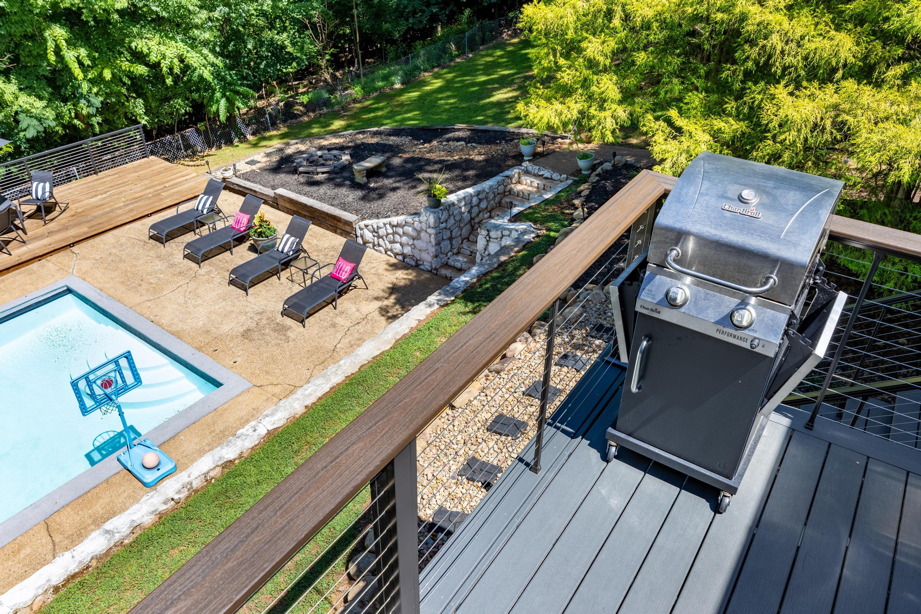 5311 Fairview Road Hixson, TN 37343 - Photo 10 of 40 Upper Back Deck