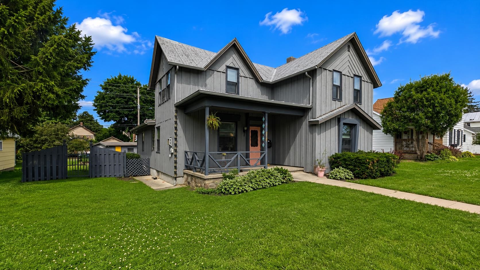 408 8th Street Baraboo, WI 53913 - Photo 2 of 33