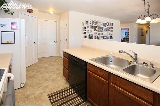 17813 Pinon Park Road Peyton, CO 80831 - Photo 10 of 25 Gallery Image 10