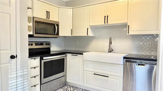 $2,200 | 1104 Pine Heights Drive Northeast, Atlanta, GA 30324