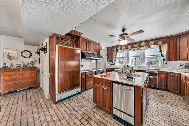 $495,000 | 934 Commander Drive, Roanoke, VA 24012