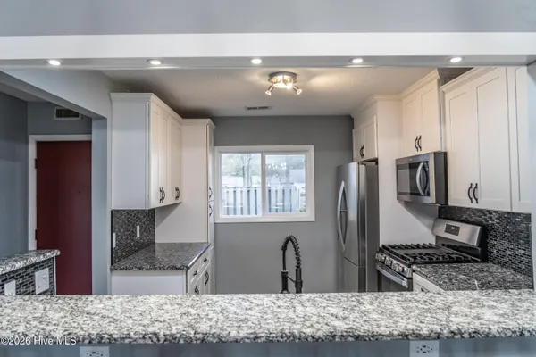 $1,750 | 109 Mallard Cove, Vass, NC 28394