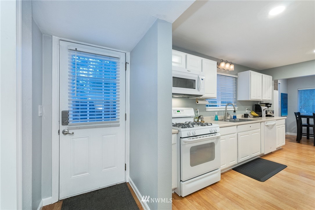 3108 Harris Road Southeast Port Orchard, WA 98366 - Photo 13 of 27 Gallery Image 13
