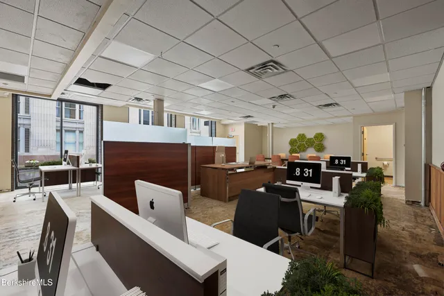 $1,800 | 1 Fenn Street, Pittsfield, MA 01201