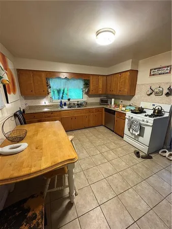 $150,000 | 225 Maple Drive, Monroeville, PA 15146