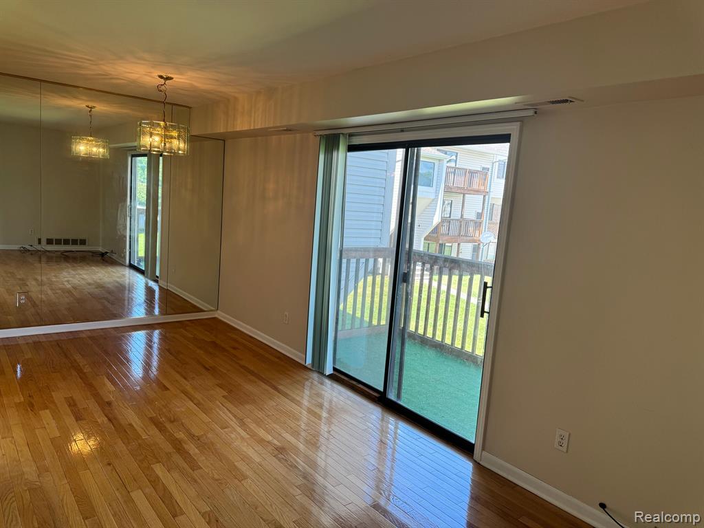 30060 West 12 Mile Road, Unit 89 Farmington Hills, MI 48334 - Photo 4 of 18