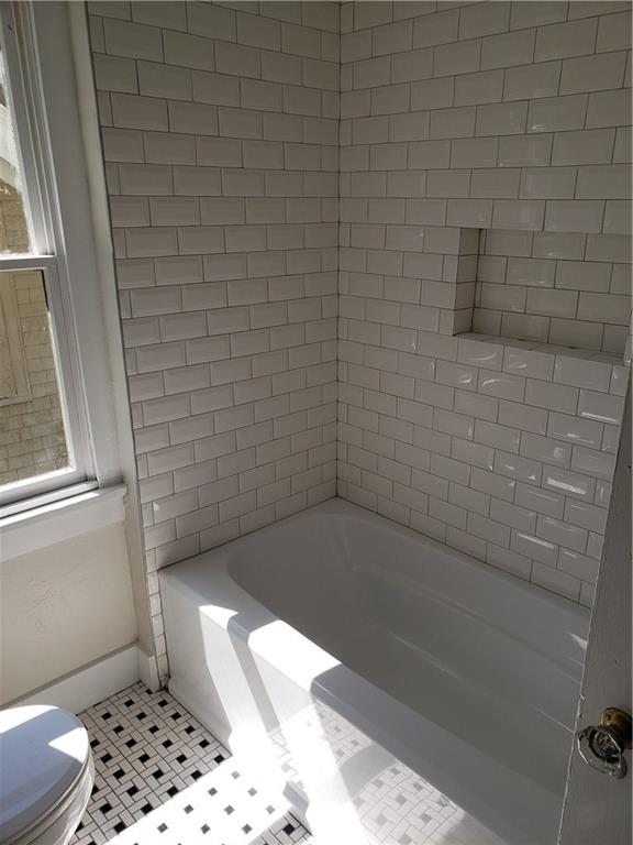 4024 Franklin Road Pittsburgh, PA 15214 - Photo 13 of 25 Full bath
