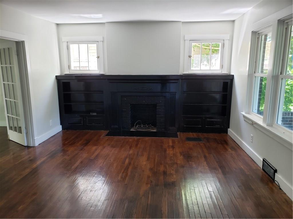 4024 Franklin Road Pittsburgh, PA 15214 - Photo 4 of 25 Living room