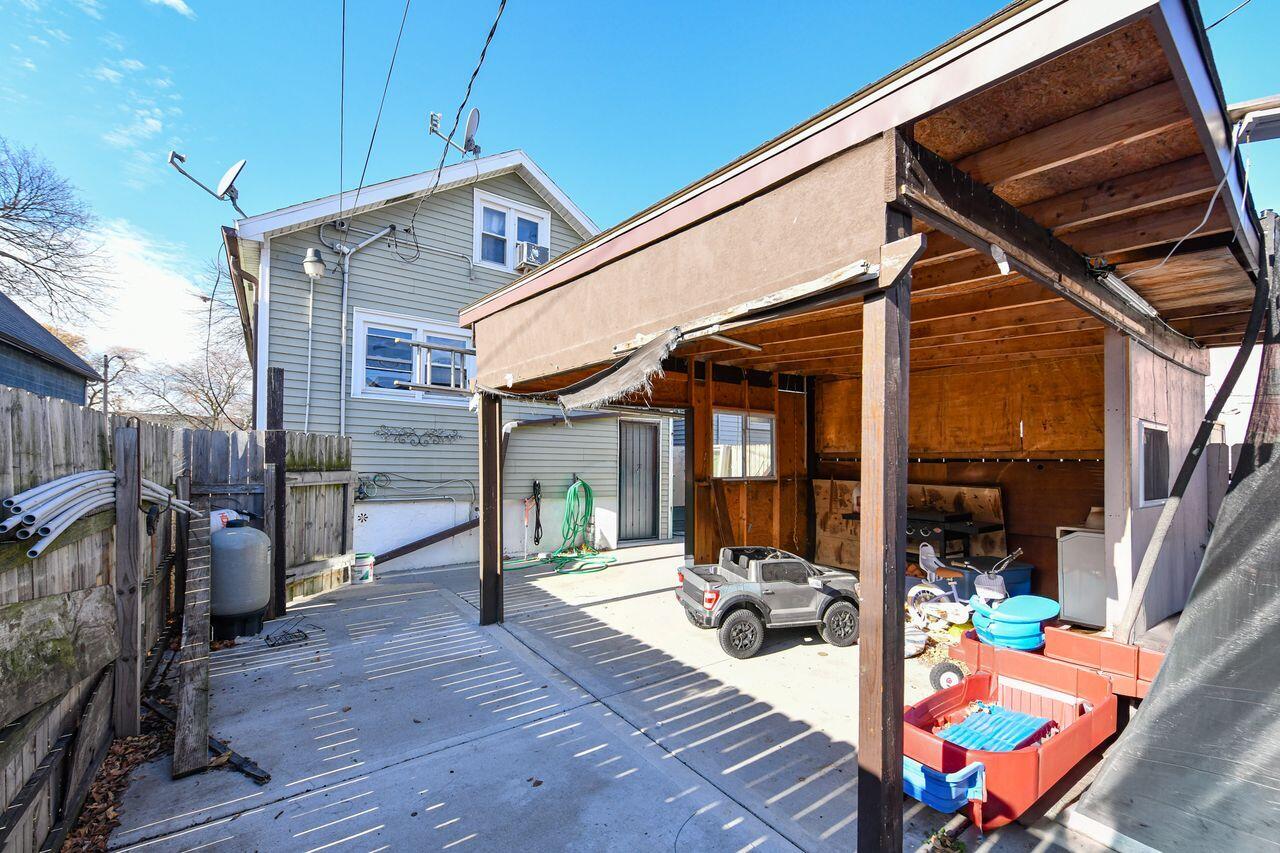 1732 South 7th Street Milwaukee, WI 53204 - Photo 11 of 13 Backyard