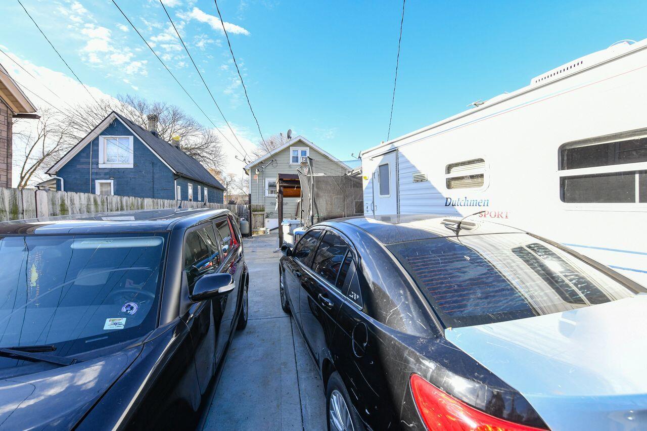 1732 South 7th Street Milwaukee, WI 53204 - Photo 12 of 13 Driveway