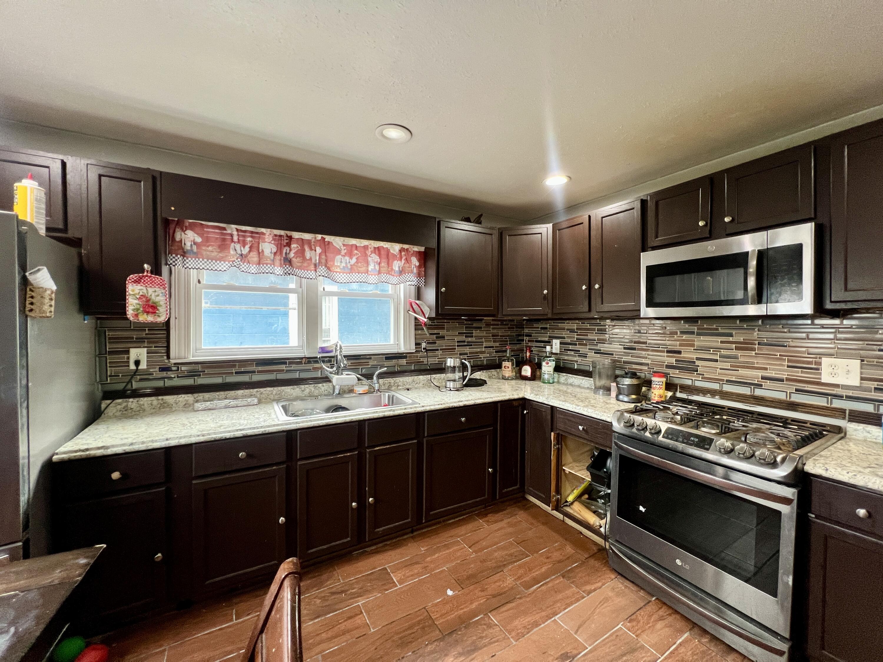 1732 South 7th Street Milwaukee, WI 53204 - Photo 6 of 13 kitchen