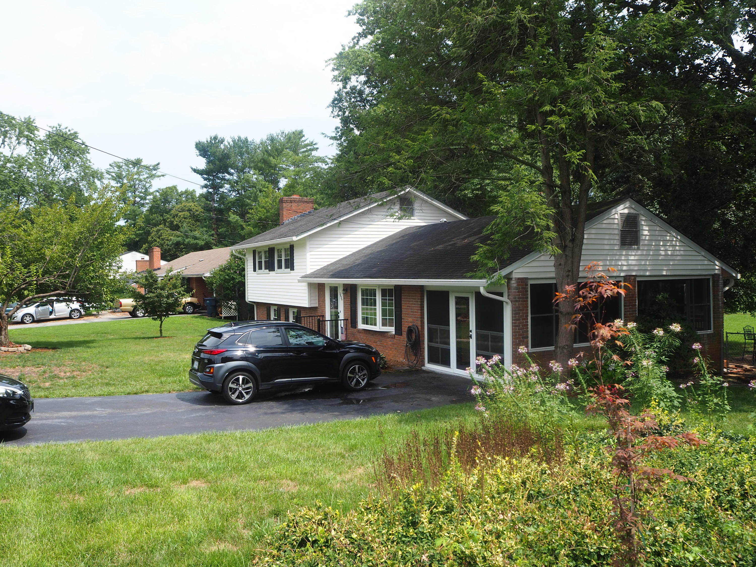3436 Grandin Road Southwest Roanoke, VA 24018 - Photo 45 of 49 P8070199