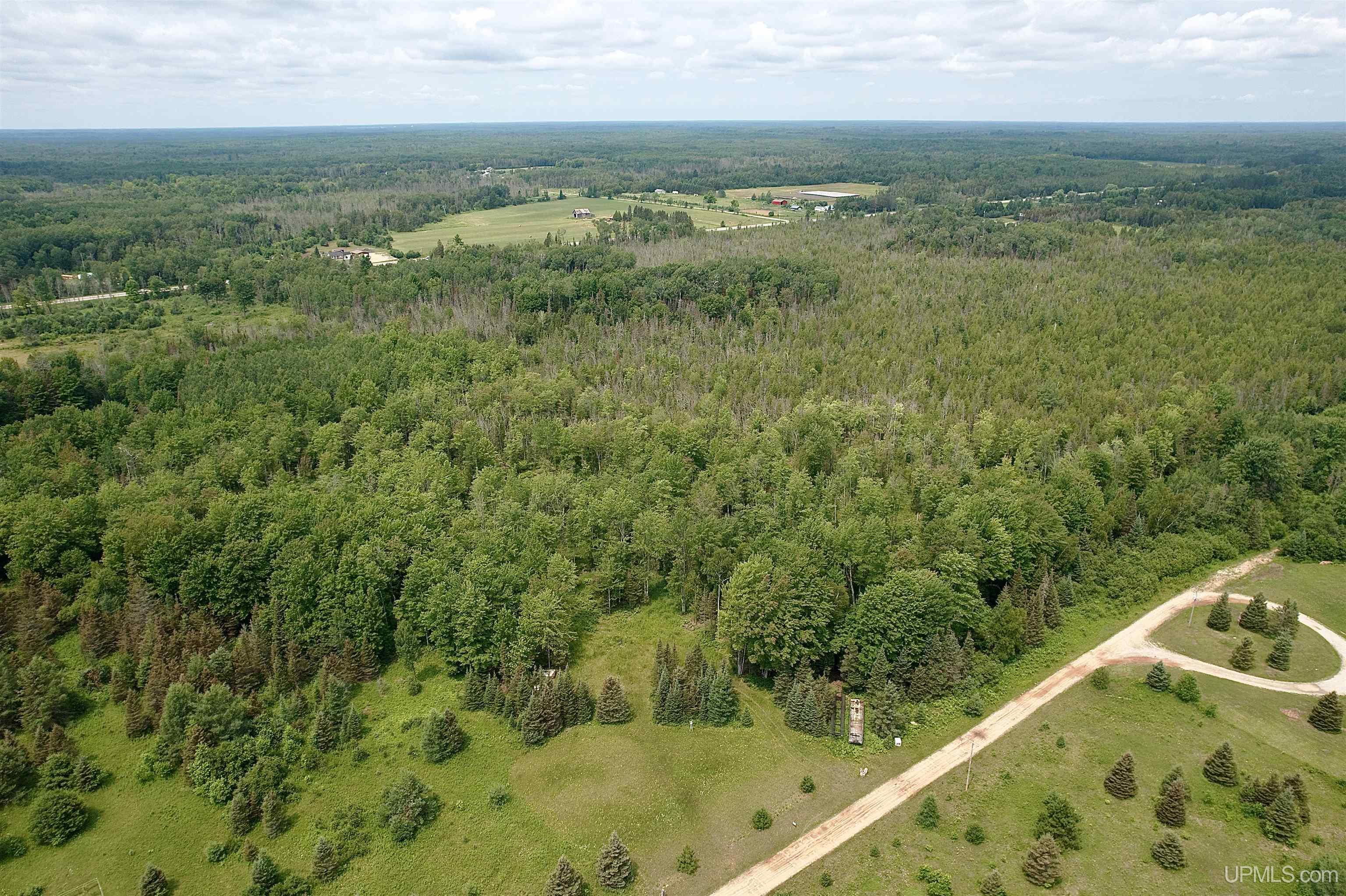 27.5 27.5 Road Gladstone, MI 49837 - Photo 4 of 7