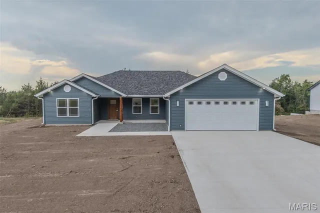 $299,900 | 1809 Vadie Avenue, Lebanon, MO 65536