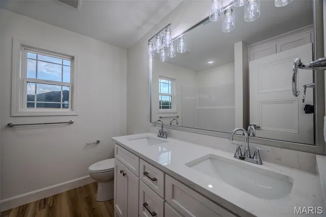 $299,900 | 1809 Vadie Avenue, Lebanon, MO 65536