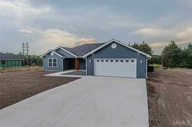 $299,900 | 1809 Vadie Avenue, Lebanon, MO 65536