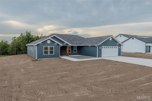 $299,900 | 1809 Vadie Avenue, Lebanon, MO 65536