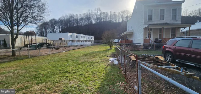 $174,900 | 143 West Railroad Street, Pottsville, PA 17901