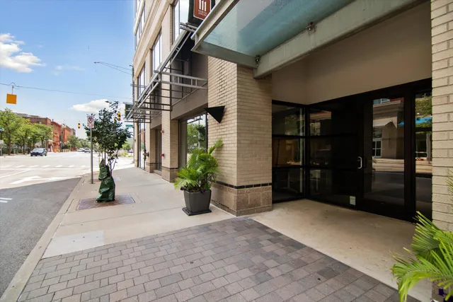 $2,400 | 111 North Ashley Street, Unit 404, Ann Arbor, MI 48104
