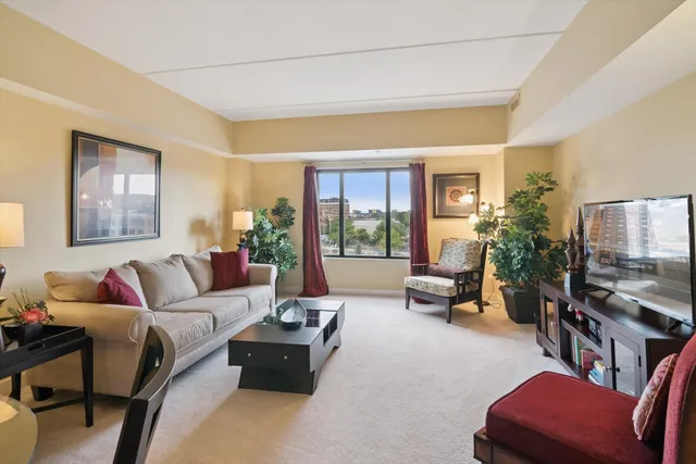 $2,400 | 111 North Ashley Street, Unit 404, Ann Arbor, MI 48104