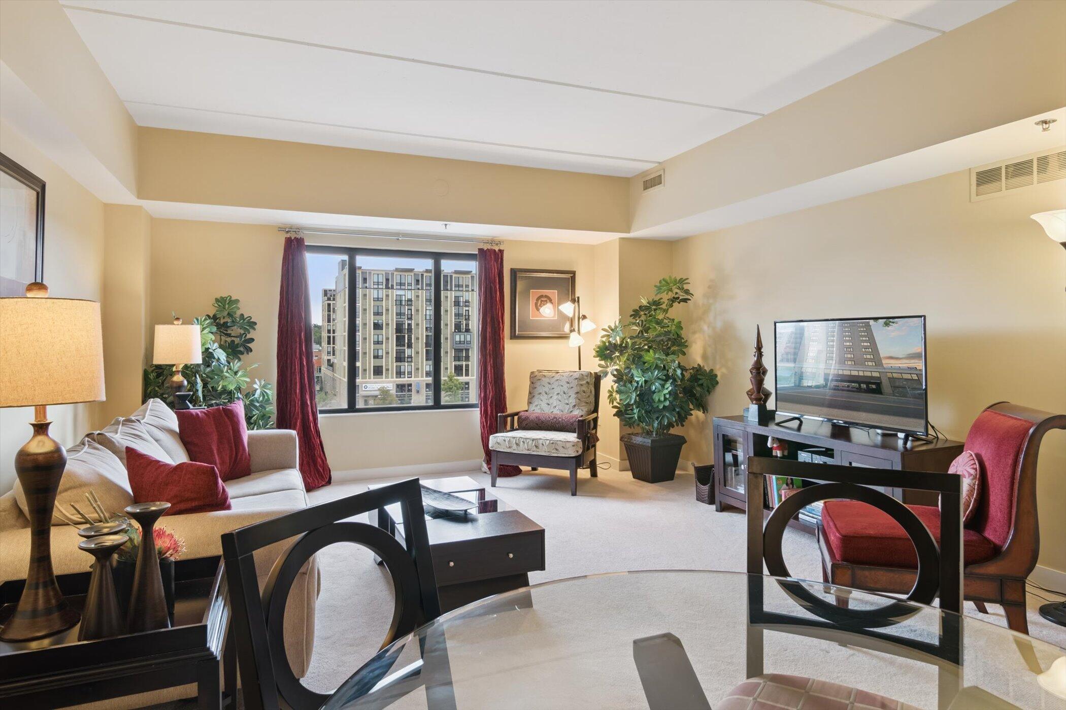 111 North Ashley Street, Unit 404 Ann Arbor, MI 48104 - Photo 7 of 24 22-111-N-Ashley-St-Unit-404-Ann-Arbor-MI