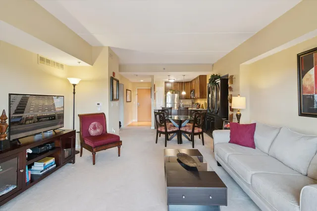 $2,400 | 111 North Ashley Street, Unit 404, Ann Arbor, MI 48104